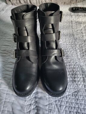 CHABERS Women’s Black Buckle Strap Ankle Boots